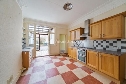 2 bedroom flat for sale, Ulleswater Road, Southgate