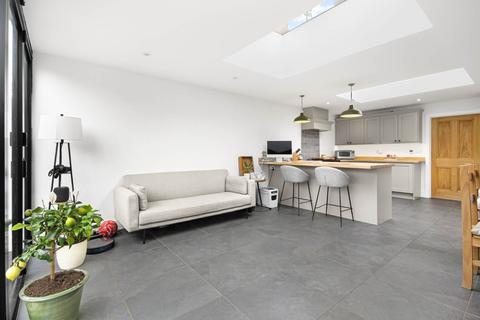 15 Barkham Road, Wokingham, RG41 2XR