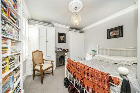 2 bedroom flat for sale, Godstone Road, St Margarets TW1