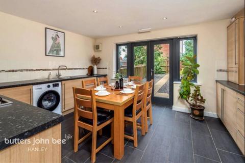 2 Greydawn Road, Stoke-on-trent, ST1 3TE