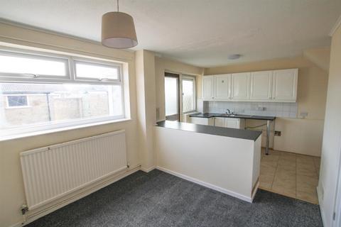 2 bedroom end of terrace house to rent, Mariners Close, Gorleston