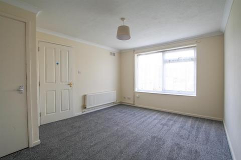 2 bedroom end of terrace house to rent, Mariners Close, Gorleston