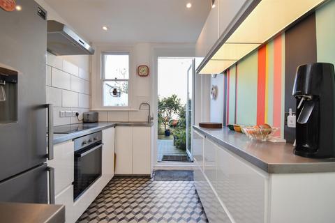 Flat 2, 3 Anglesea Terrace, St Leonards-on-sea, TN38 0QS
