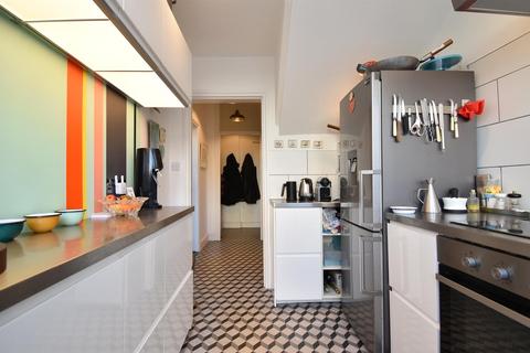 Flat 2, 3 Anglesea Terrace, St Leonards-on-sea, TN38 0QS