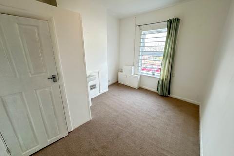 5 bedroom terraced house to rent, Baker Street, Luton, Bedfordshire, LU1 3QA