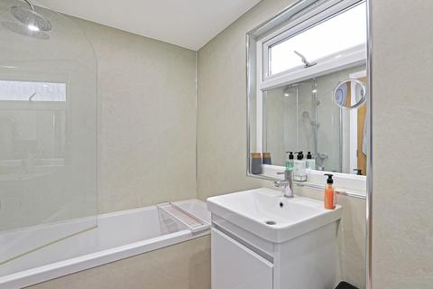 1 bedroom flat for sale, Hornbeam Road, Buckhurst Hill IG9