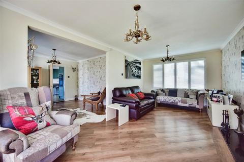 4 bedroom house for sale, Harty Ferry Road, Leysdown-On-Sea, Sheerness