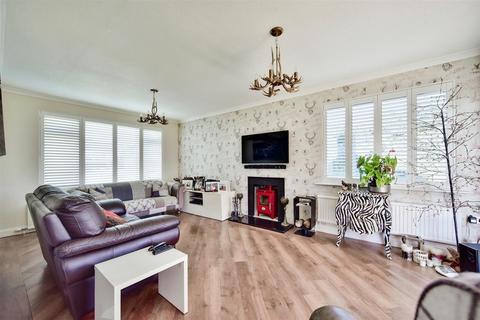 4 bedroom house for sale, Harty Ferry Road, Leysdown-On-Sea, Sheerness