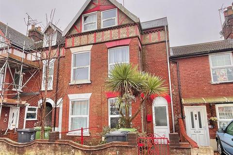 3 bedroom terraced house to rent, St. Nicholas Road, Great Yarmouth