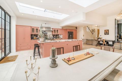 5 bedroom semi-detached house for sale, Barrow Road, London SW16