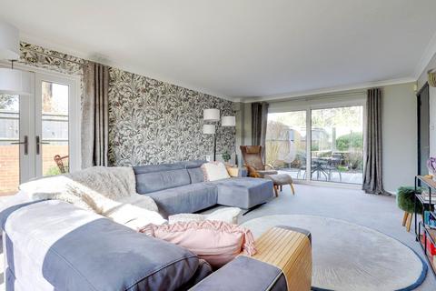 13 Ridge Hall Close, Caversham, Reading, RG4 7EP