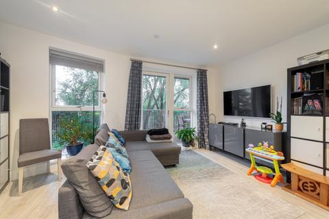 2 bedroom flat for sale, Trinity Way, London W3