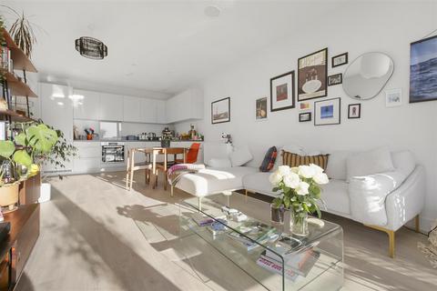 2 bedroom flat for sale, Woodberry Down, Hackney