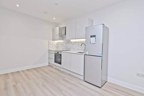 1 bedroom flat to rent, Streamside House, Uxbridge