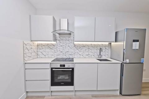 1 bedroom flat to rent, Streamside House, Uxbridge