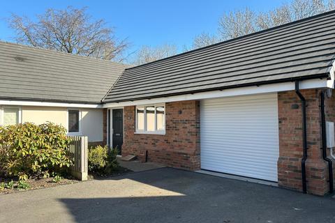 4 bedroom bungalow to rent, Melton Road, Asfordby Hill LE14