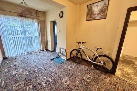 4 bedroom semi-detached house for sale, Bronywawr, Pontardawe, Swansea.