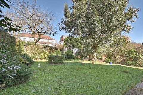 4 bedroom house for sale, Brim Hill, Hampstead Garden Suburb, London, N2