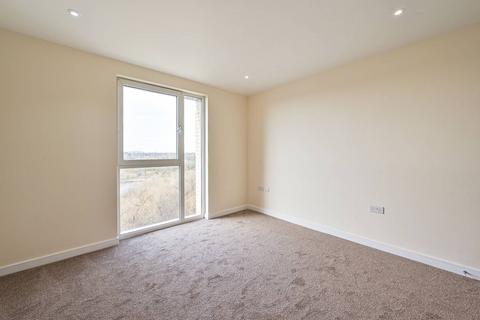 2 bedroom flat to rent, Moorhen Drive, Hendon, London, NW9