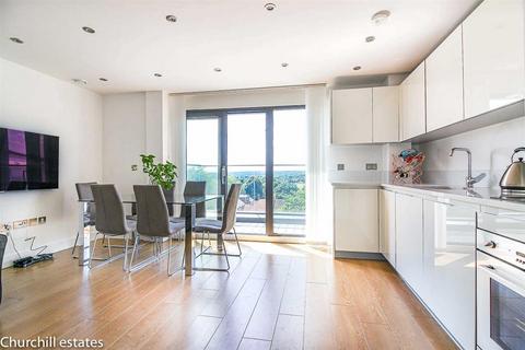 2 bedroom flat for sale, Landmark House, Loughton