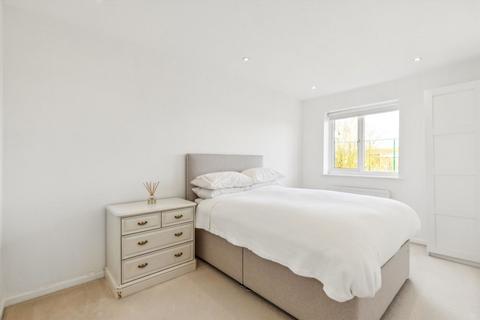 4 bedroom semi-detached house for sale, Hadleigh Close, London SW20