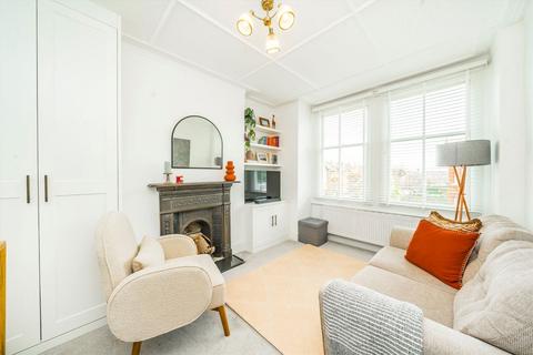 3 bedroom maisonette for sale, Avondale Road, London SW19