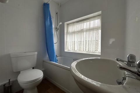 2 Burman Road, Shirley, Solihull, B90 2BD