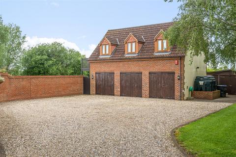 6 bedroom detached house for sale, The Common, Rowde