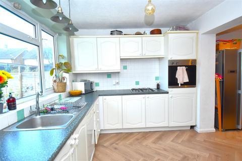 4 bedroom chalet for sale, Banyard Way, Rochford