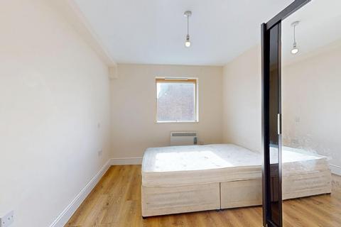 2 bedroom flat to rent, Chingford Mount Road