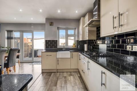 3 bedroom terraced house for sale, Stewartsby Close, London, N18