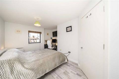 2 bedroom flat for sale, Lant Street, London SE1