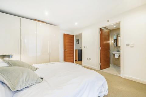 2 bedroom apartment to rent, Glasshouse Yard London EC1A