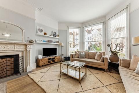 2 bedroom flat for sale, Anson Road, London N7