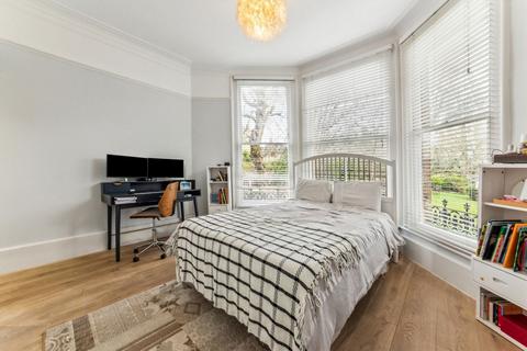 2 bedroom flat for sale, Anson Road, London N7