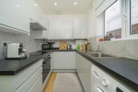 2 bedroom flat to rent, Stanhope Avenue, London N3