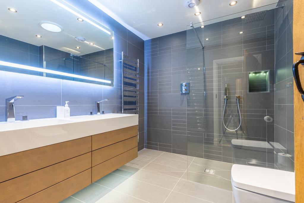 En Suite Shower Room for Bedroom 1