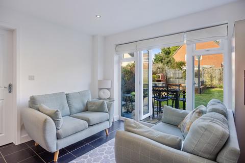 28 Veysey Close, Exeter, EX2 6AS