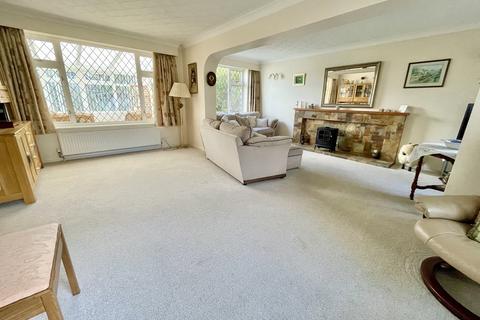 2 Springdale Grove, Corfe Mullen, Wimborne, BH21 3QT