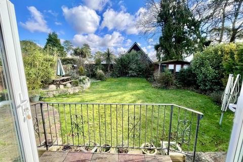 2 Springdale Grove, Corfe Mullen, Wimborne, BH21 3QT