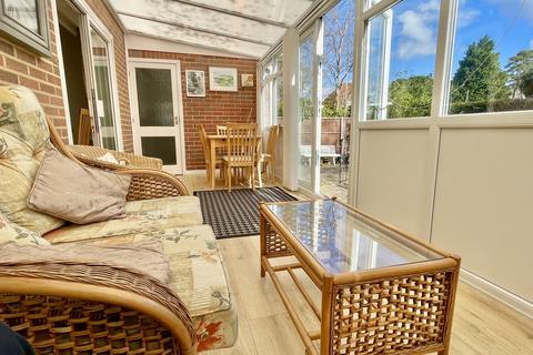2 Springdale Grove, Corfe Mullen, Wimborne, BH21 3QT