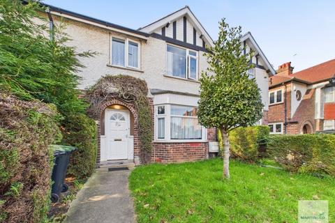 5 bedroom terraced house to rent, Broadgate, Beeston