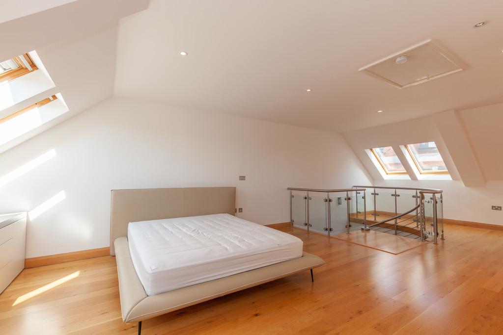 Bedroom 1- Angle 1