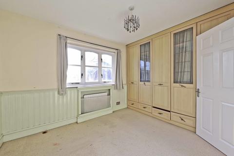 2 bedroom terraced house for sale, Oakcroft Close, Pinner HA5