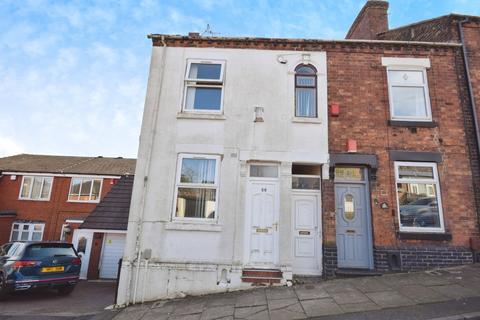 3 bedroom end of terrace house to rent, Rose Street, Northwood