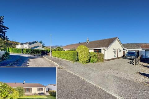 3 bedroom semi-detached bungalow for sale, Selkirk Place, Upper Achintore, Fort William, Inverness-shire PH33