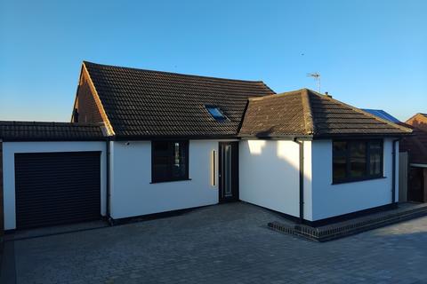 2 bedroom bungalow for sale, Grimthorpe Avenue, Whitstable, Kent