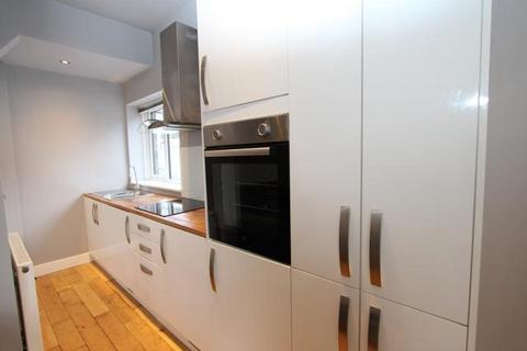 31 Albert Road, Queensbury, Bradford, BD13 1PA