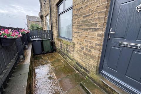 31 Albert Road, Queensbury, Bradford, BD13 1PA