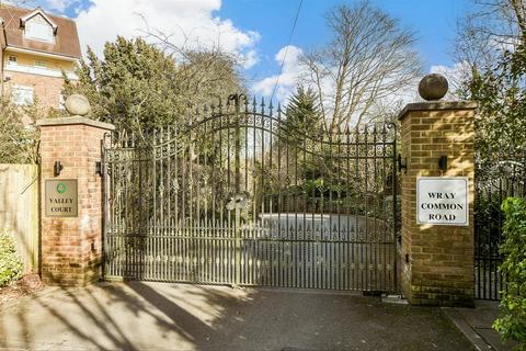 1 bedroom flat for sale, Wray Common Road, Reigate, Surrey